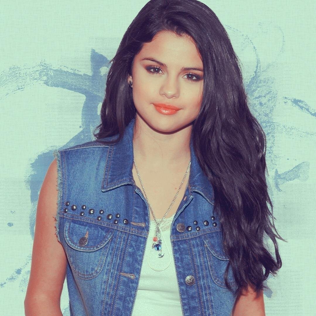 Ariel is a Pretender   and her mother : @FemmePrimeS  & Her brother is Ryan  & she dating @_COLONEL_LENNOX {transformersRP}{OC}