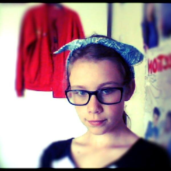 youtubers : Pewdiepie , shane , smosh , pointlessblog , cutiepiemarzia , zoella , joey graceffa , bf vs gf , Caspar , MirandaSings.