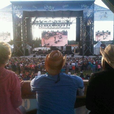 Love my wife and little bug! HUGE music fan of all genres!!!!