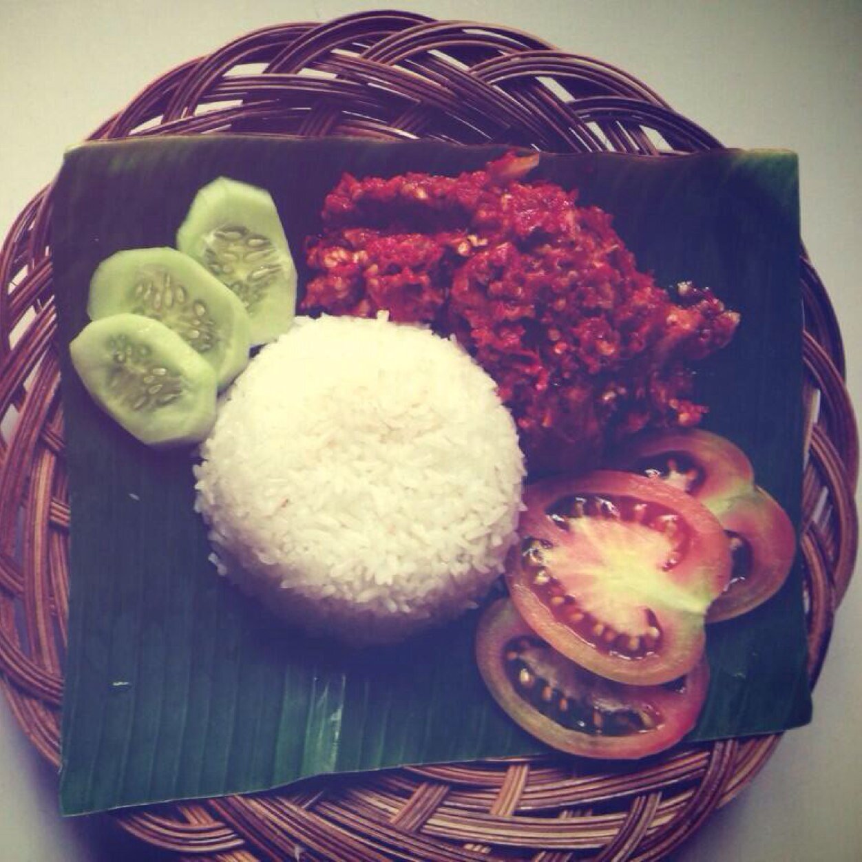 Menu ayam panggang sambel nyandu kami siap bikin kamu kecanduan. Atau puding adictted yang lembut buat kamu ketagihan? Semuanya ada di Kedai Nyandu. Coming soon