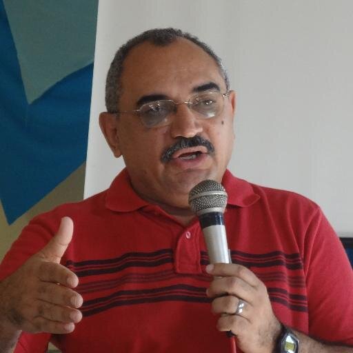 Prof. Pádua é casado com Jânia e tem um filho Tiago. Possui formação filosófica e teólogica de tradição reformada. http://t.co/QIzucpOgOk