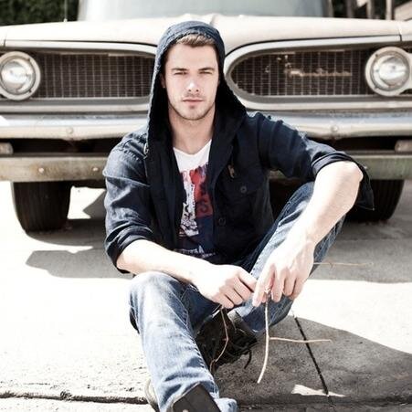 The name is Flynn O'Connell, just a regular Irish lad who has finally found my bond mate. Wanting to start my own pack with my Blusher @Wolf_Vixen RP 18+