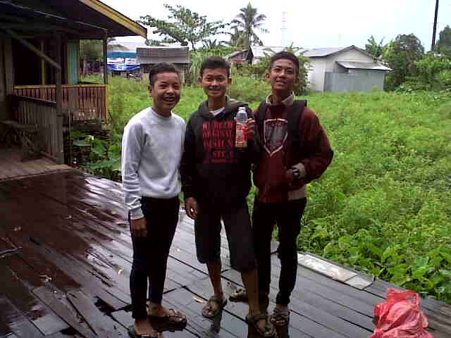 Follow Aja Dulu Sapa Tahu Ngangetin|| From Banjarmasin Enjoy Thu Nigh:) 27Agustus★