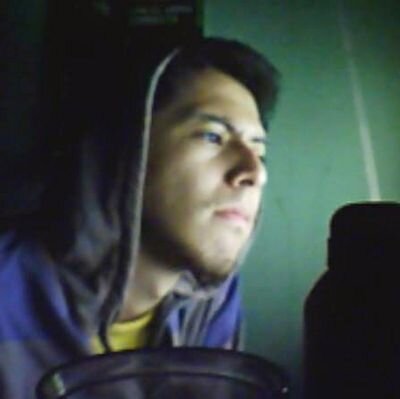 Estudiante empírico sin disciplina, saboteador de libros de autoayuda, autodidacta en temas para distraídos, y sobretodo, dictador de 2m².