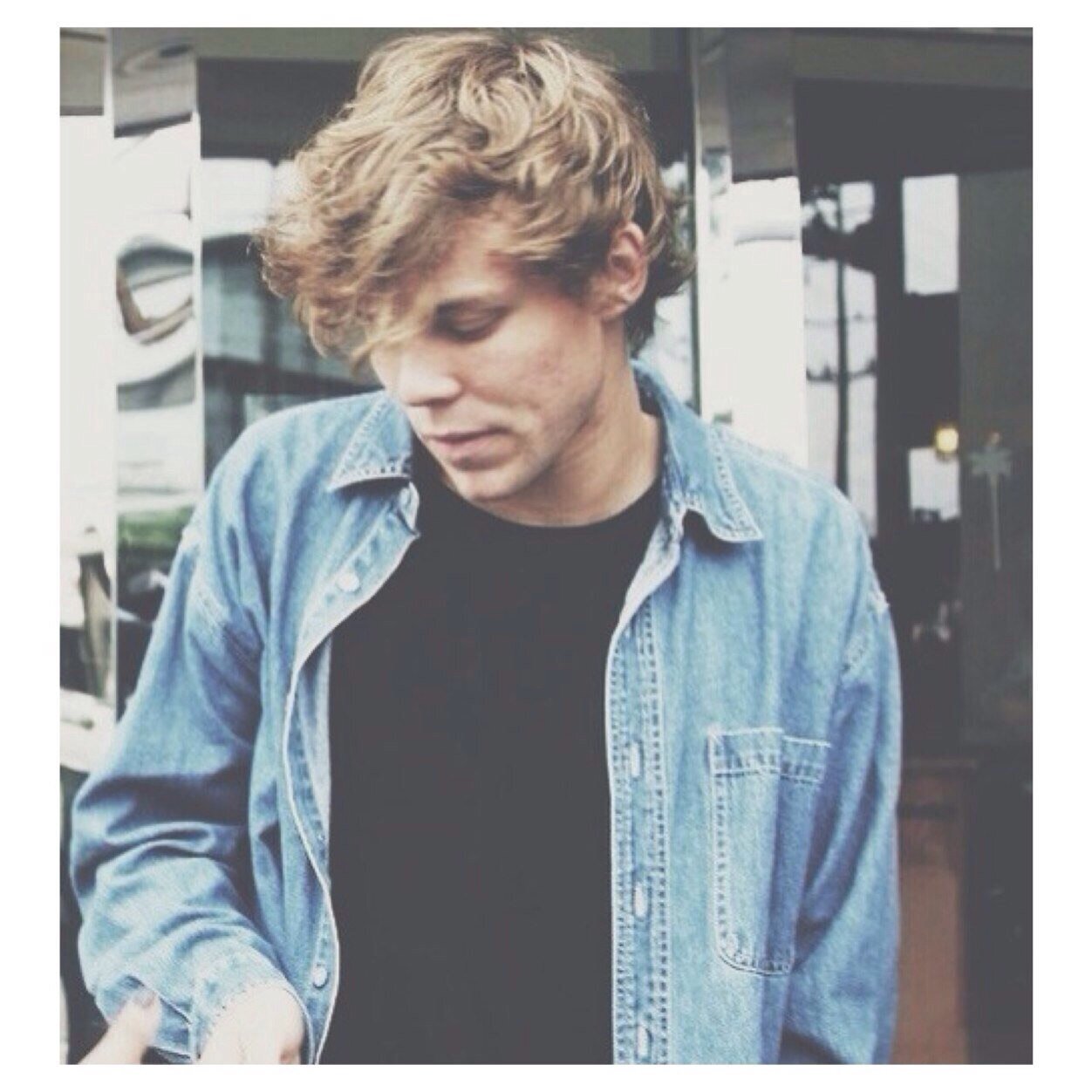 I gave you a free follow so follow @damnastxn for me please