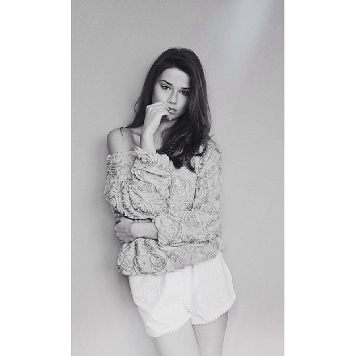 a girl with fashion ♡