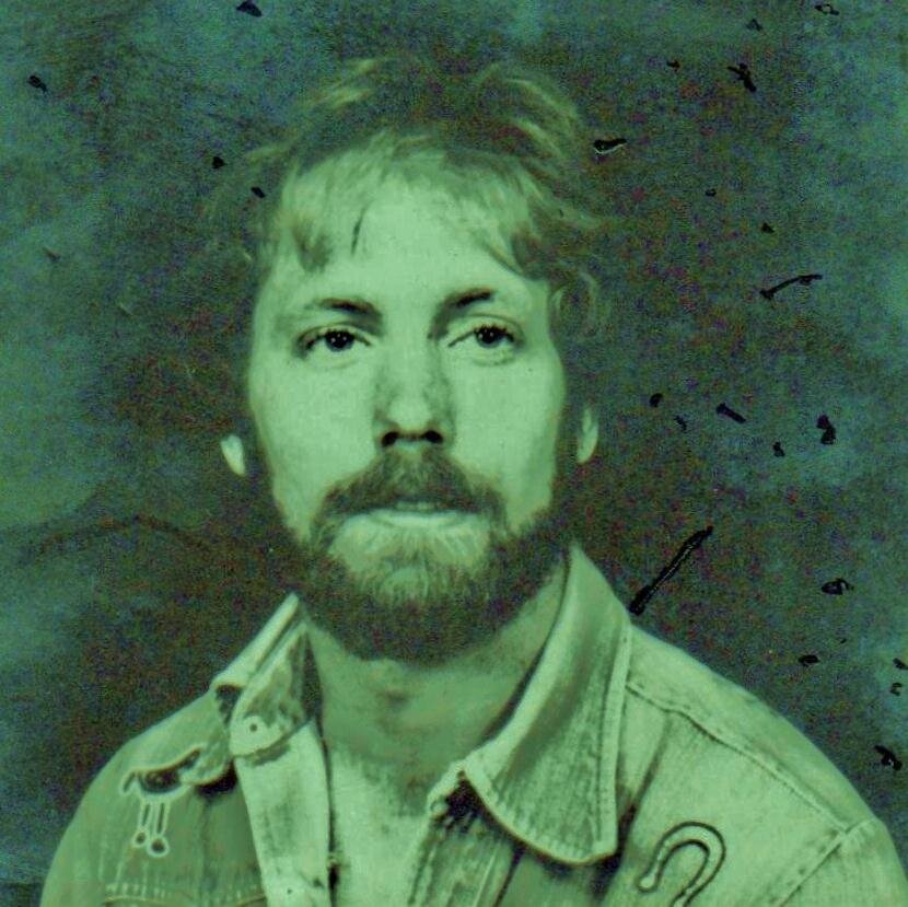 Singer/Songwriter, former member of RCA Recording Group 'Free Beer'. For more info go to   https://t.co/EdW0ItYLnd