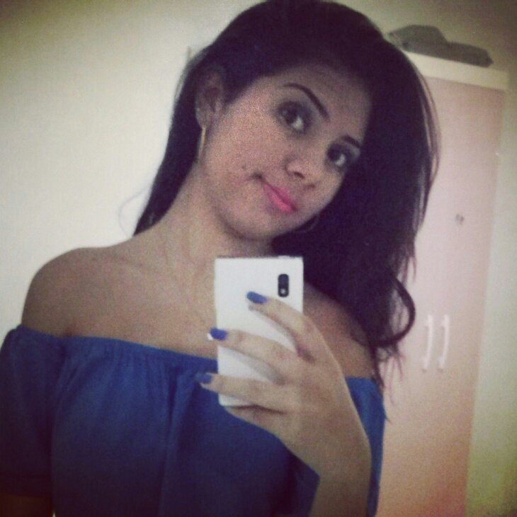 Um dia a gente aprende a conviver com uns, e sobreviver sem outros...