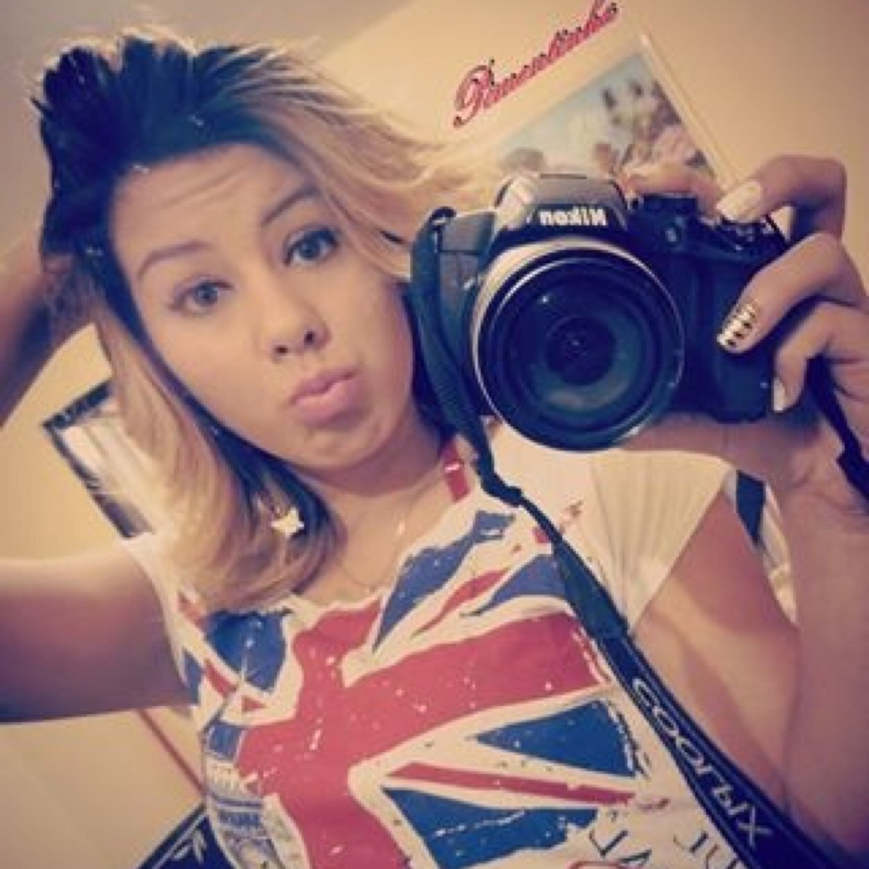 ⋆ㅤBeauty is not in the face, beauty is a light in the heart. ♥ A estrada para o sucesso está sempre em construção. ∿ 17 aninhos ♥  Face ↓