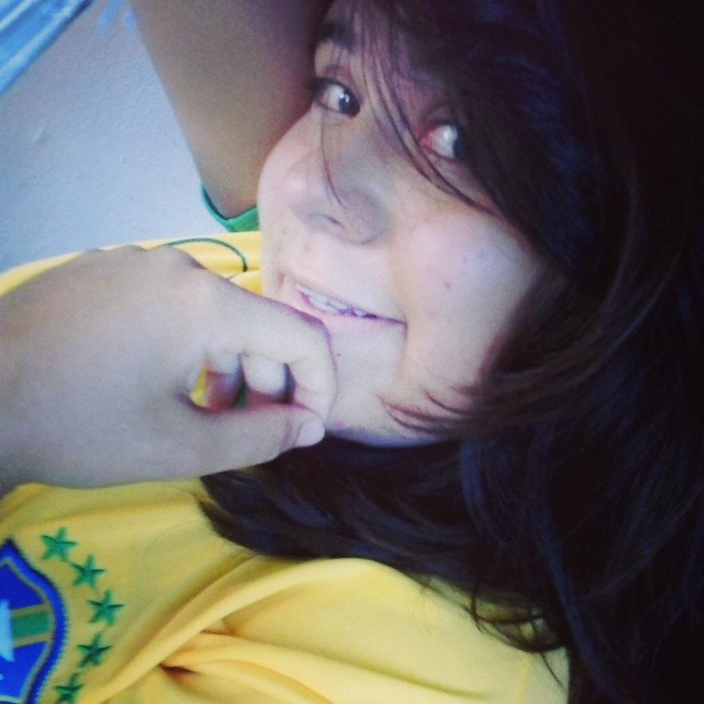 solteira. 1.6 futebol.NeymarJr corDeRosa.. https://t.co/7dJvJ7oK4i