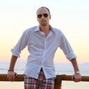 CEO @Screenpush. Lover of sushi, sail boats, french bulldogs, magical thinking, LA sports teams, native art, travel and my wife. *not necessarily in that order.