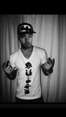 hiii it would be awesome if u can follow @iLiamsBae and help her gt Ljp/5 she deserves it. (: help her also get 10k!!