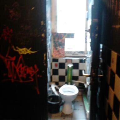 KloriXband's profile picture. Die Band hat sich in Niederbayern gegründet und spielen Street - Punk