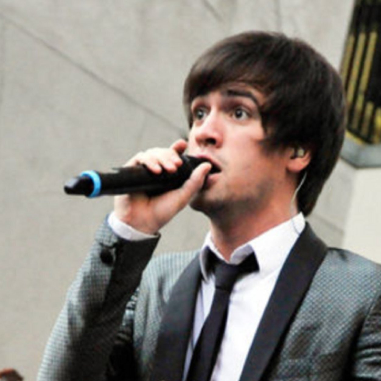 pssiblyfake's profile picture. I sing and twerk but I'm not Miley Cyrus. {Single//Gay//Yup}