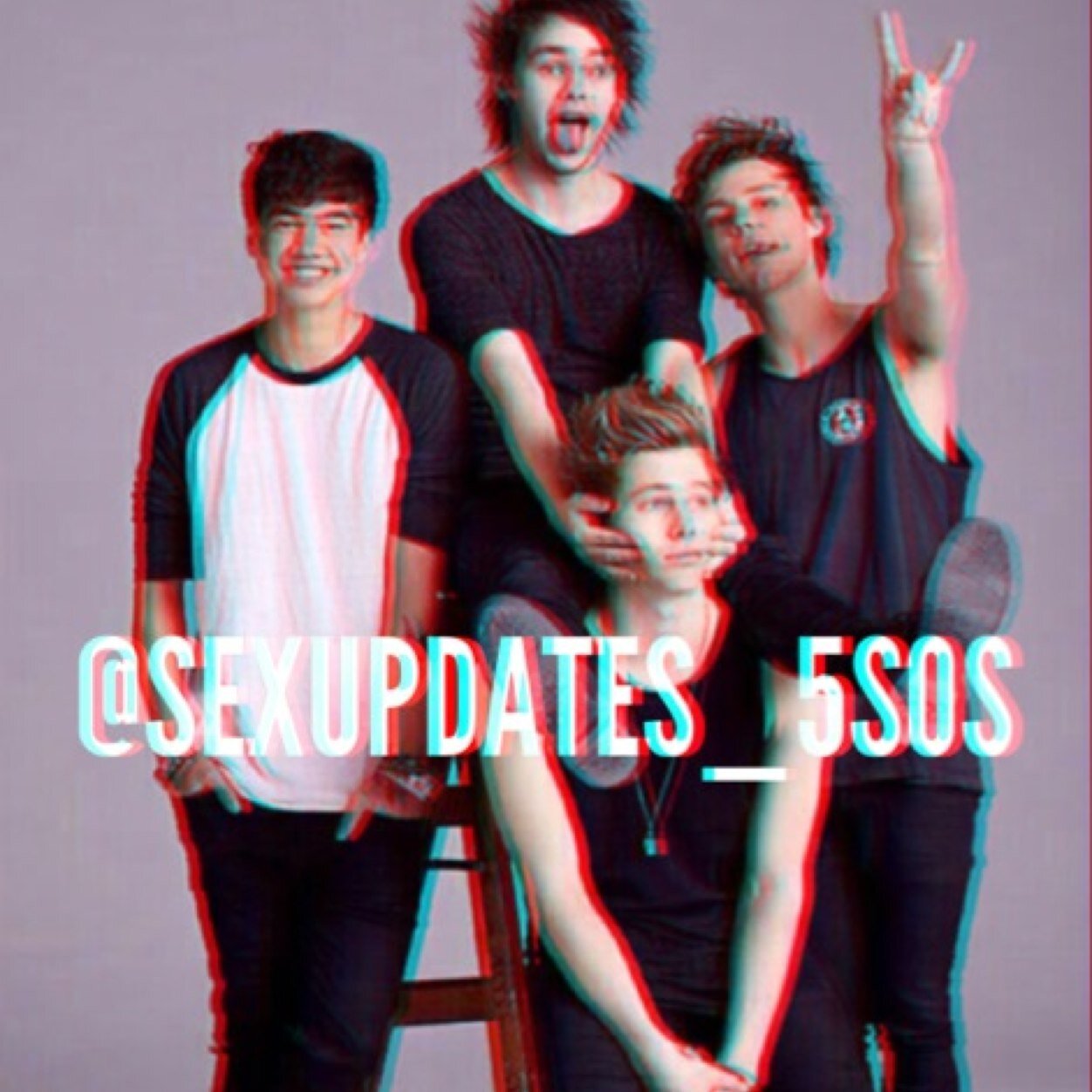 Giving you info on all 5sos groupies. Kik me baracattt for info, advice or too submit stories :-)