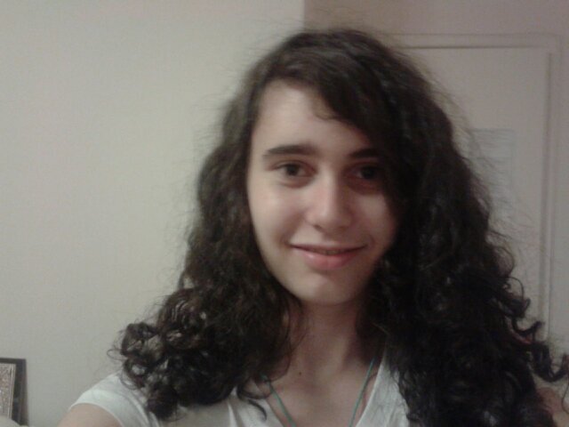 I play piano; I'm a directioner,rusher,belieber,lovatic and tinista.I love The Vampire Diaries!!!
