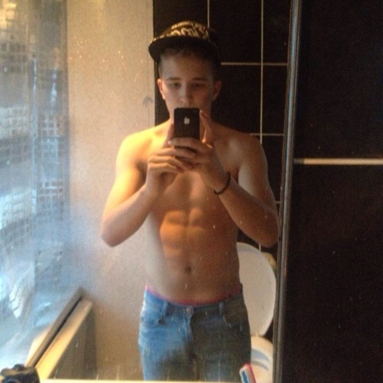 bradleyposton6's profile picture. 