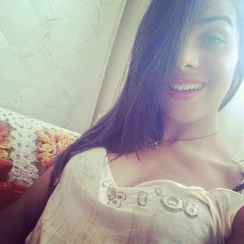 morena,alta, bonita
