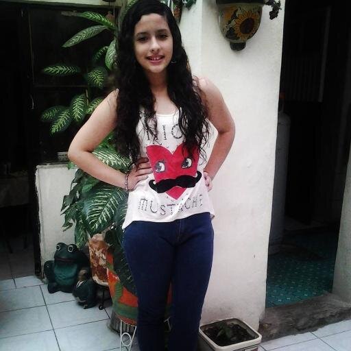 Joven, bella, divertida. Me gusta el deporte y hacer ejercicio.