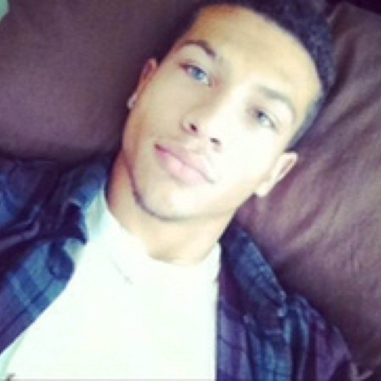 chrisrobbinson1's profile picture. Ladies dm me pictures last account was deleted had 15k followers so help me out send nudes and booty pics