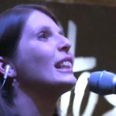 CrisAguiar33's profile picture. 