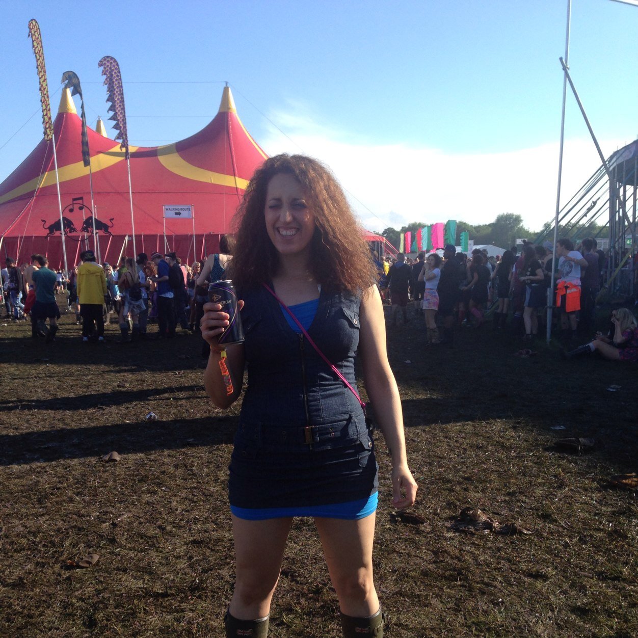 suzymilani's profile picture. Hi I'm from Manchester & I am a hairdresser. Follow me & I promise to follow back! ... Allow a little time as I am new to this, thanks! :)