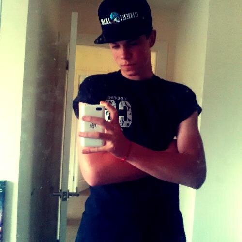 lukeee
16
#cheesegang