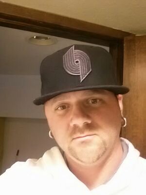 I am 35 better than average body single living in Boise Idaho currently studying anthropology I'm a seeker of truth