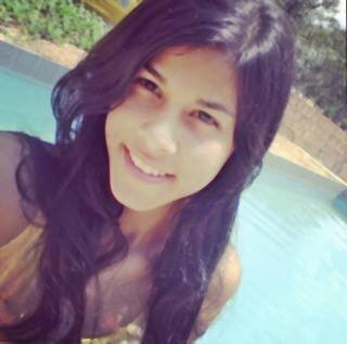 saí em busca da felicidade,  voltei com um travesseiro e uma coberta     insta:: Emmy_Mady . fb:: emely lima      manaus/Am