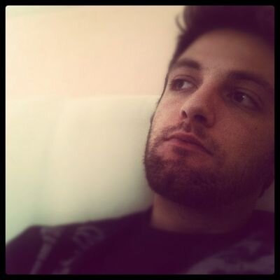 ci sono 4 cose che amo in assoluto: la politica, la serietà, la juventus e scrivere cazzate nelle biografie!!!