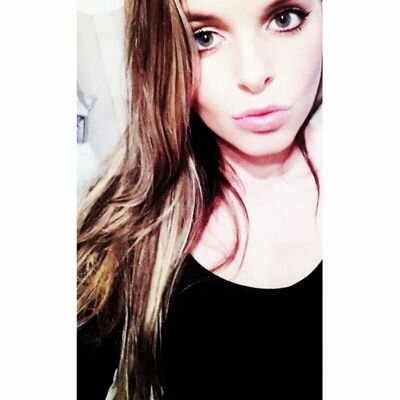 Life is too short to worry about stupid things, have fun. Fall in love. Regret nothing and don't let people bring you down♡