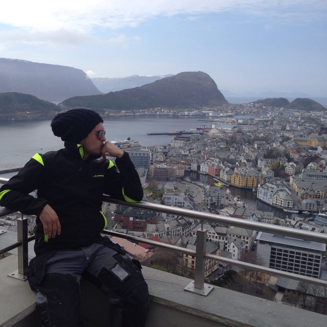 v_barboza4's profile picture. 