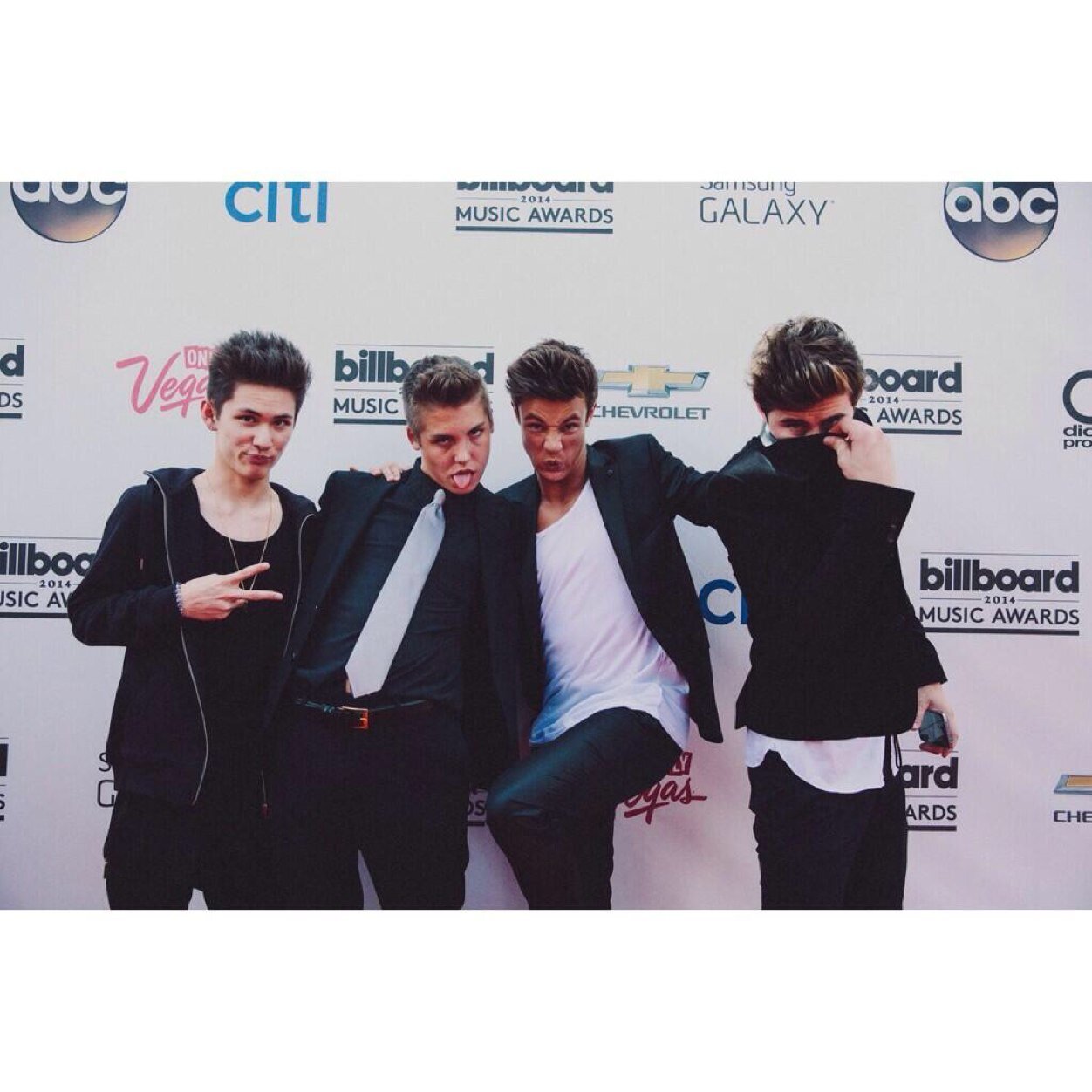 Follow @cambamsbae bc here's a free follow(: thanks!