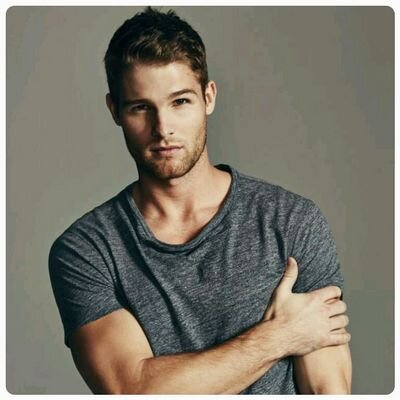 21 year old. A guy with a bit of an attitude. Hard worker and in college for medical degree. |bi| /vamp/