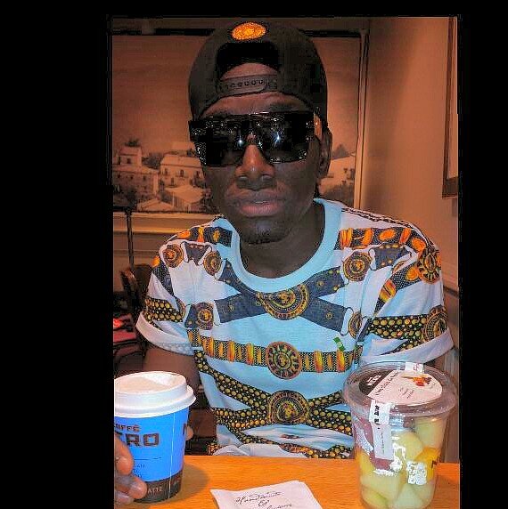 IB90FOOTBALL's profile picture. There can be no Islam in the person who does not perform Salah...