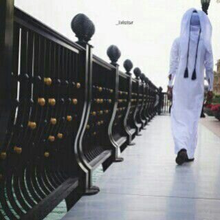 العاقل ﻻ يتكلف ما ﻻ يطيق وﻻ يسعى إﻻ لما يدرك وﻻ يعد إﻻ بما يقدر عليه وﻻ ينفق إﻻ بقدر ما يستفيد