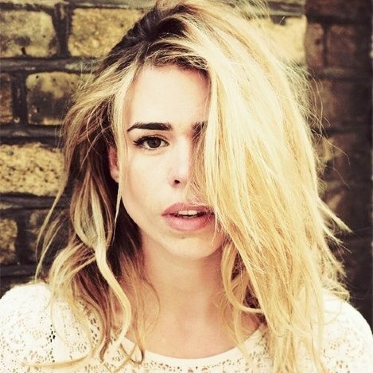I create myself | dame rose marion tyler | single | looking for a tenth doctor to make me complete | DW RP | literate