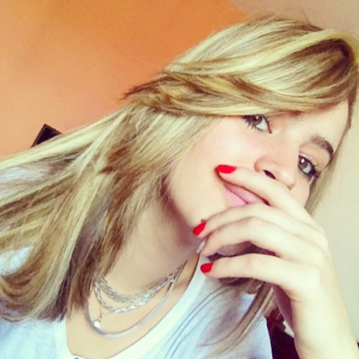 ooi cara de boi :3 . . prazer Sabrina Stasionisas , 18 anos , moro em ermelino matarazzo - São Paulo , namoro ! tumblr - http://t.co/qGnJyLW9TU