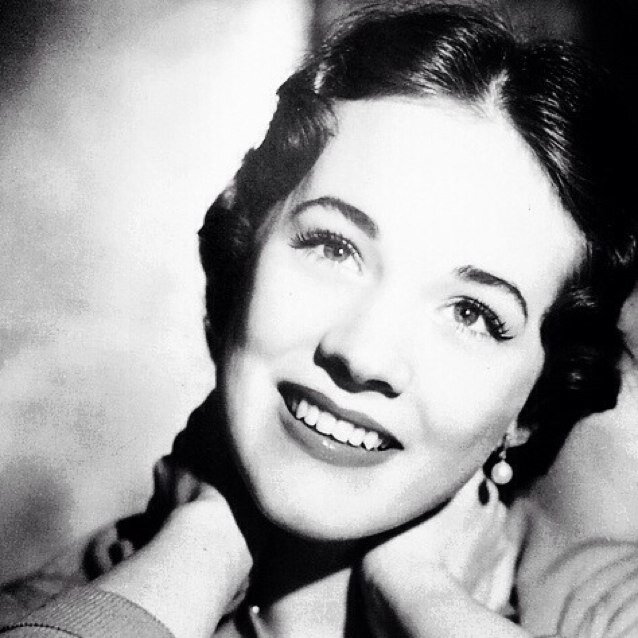 Actress, performer, singer, silly goose. ||This is a RP account and is NOT affiliated with Julie Andrews.