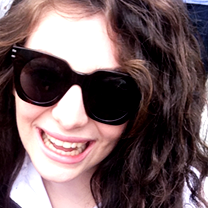 fckzlorde's profile picture. *✧*:･ﾟodeio essa gente que é fã de quem não sabe dançar direito e parece que tá baixando o santo,ainda bem que sou fã da lorde.*✧*:･ﾟ