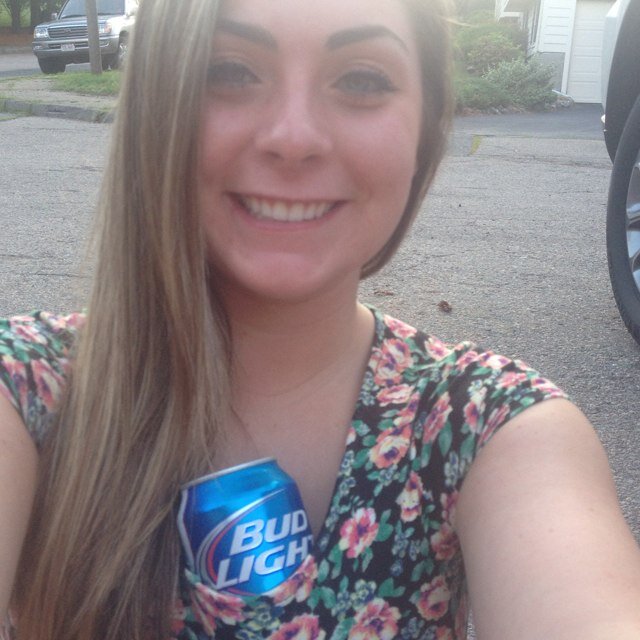 mabyewbad's profile picture. hey
