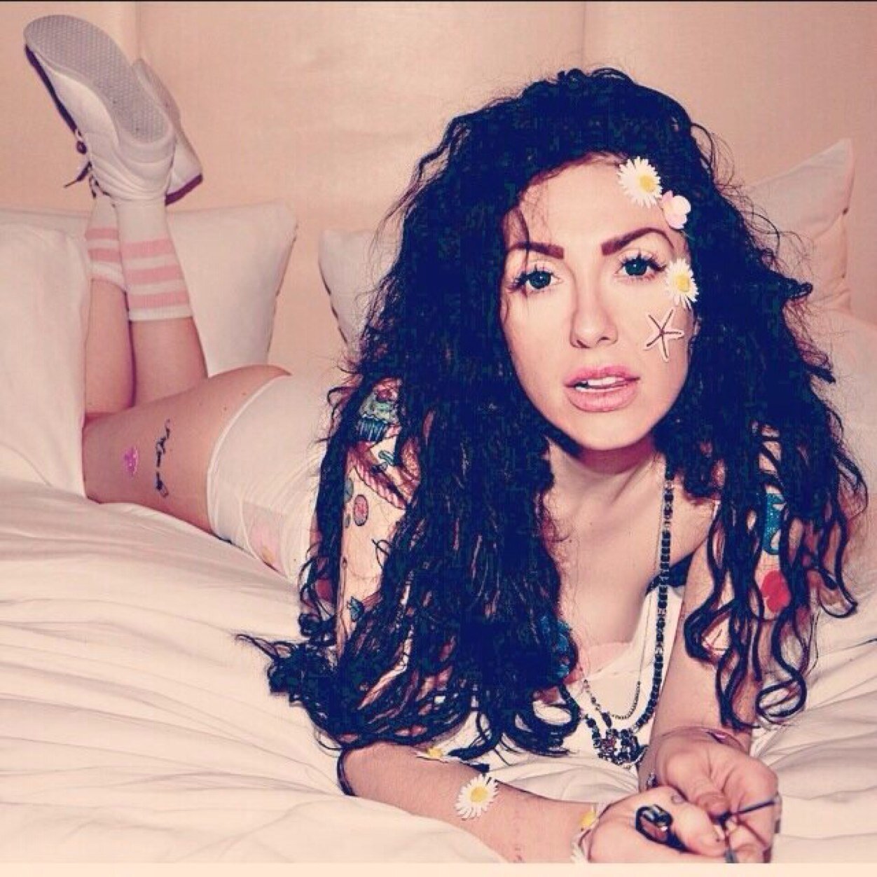I love @TaraSavelo #taracorn4lyfe //// Im also @gagafreak28 /// @ladygaga is my QUEEN