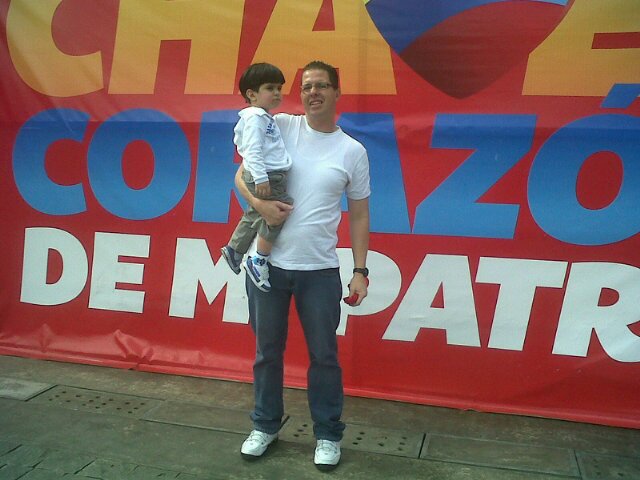 #EntreChavistasNosSeguimos!socialista revolucionario comprometido con la patria y con mi comandante chavez(caracas)