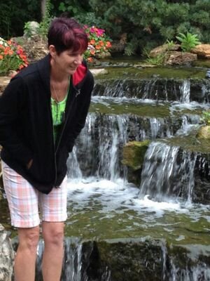 karrie_lightsey's profile picture. let's all join hands,!! be on the same page, all pond builders and product as well one stop shop😂, that's livingthepondlife