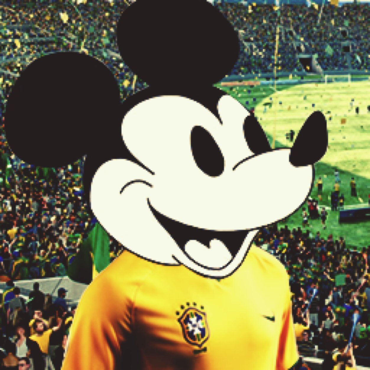 Uns namoram, uns ficam, outros transam e eu sou lindo e é isso que importa.