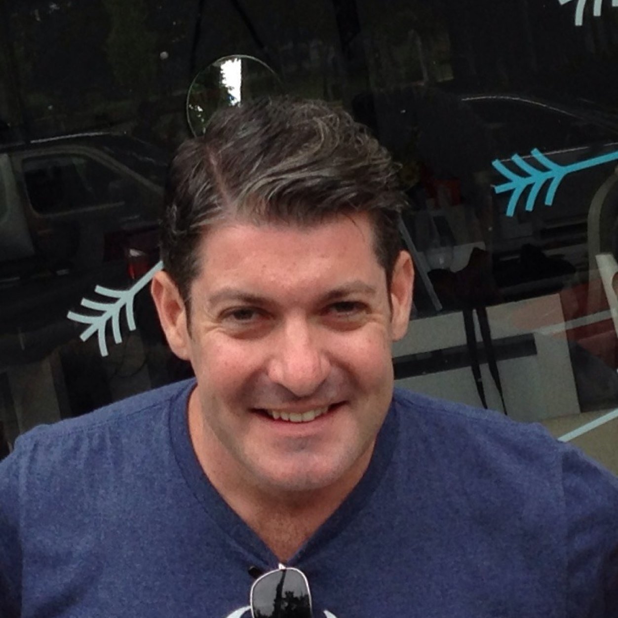Father of two amazing boys. Foodie/former restaurateur. Entrepreneur. Traveler. Wannabe writer. I love life, music, books, fashion, technology, & laughter.