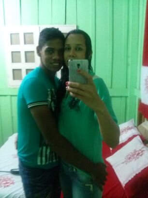 sou super amiga..santista..tenho 18 anos ..solteira