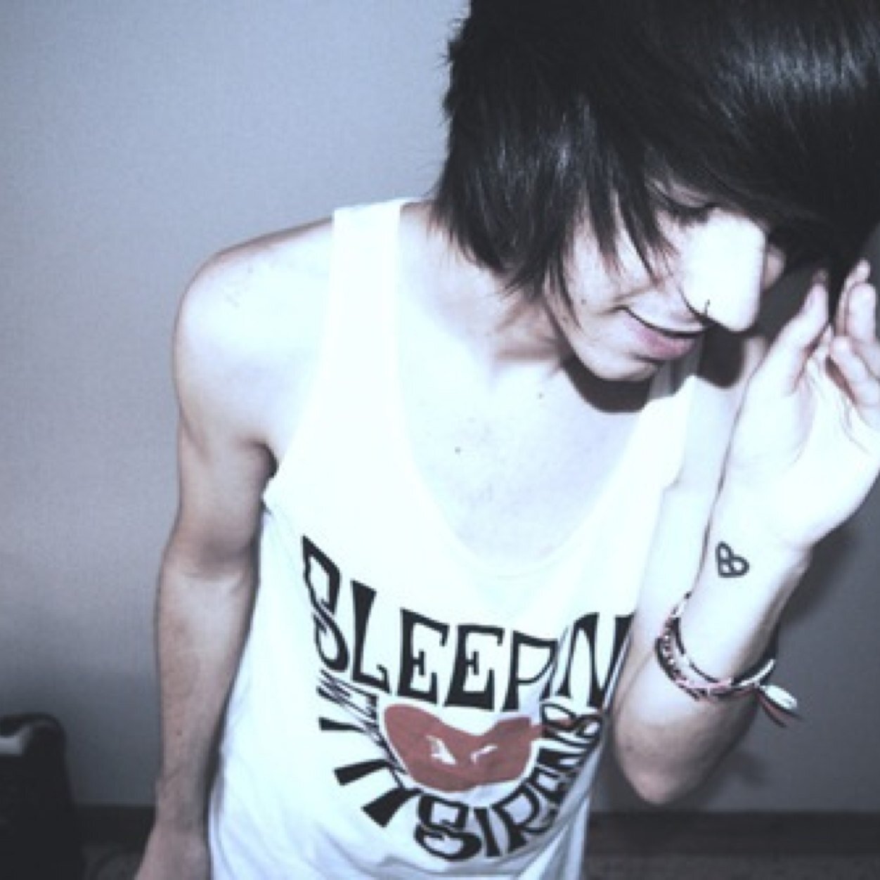 Im kinda as gay as it gets. Im 17. Single. Dm me or nah