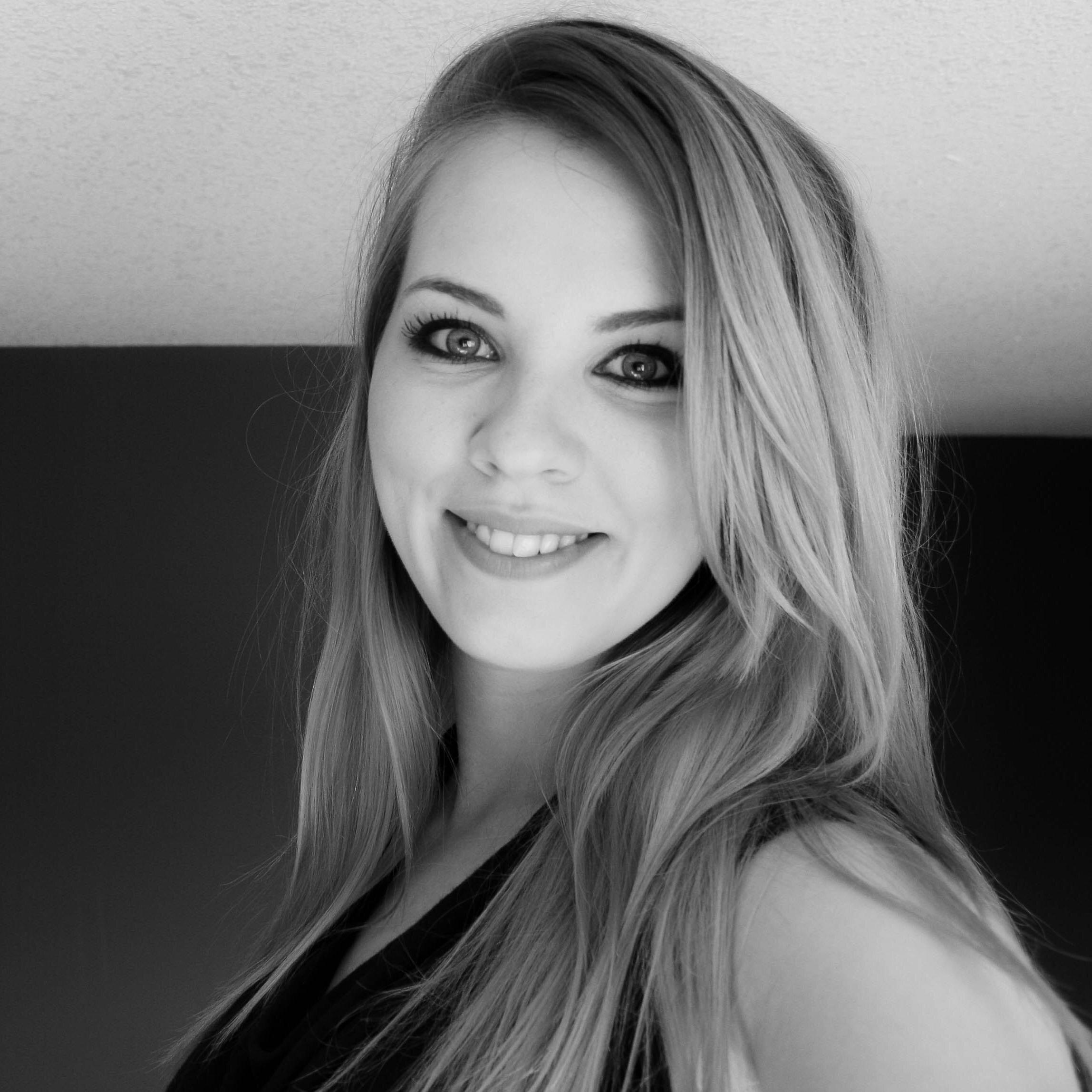 Graphic Designer & Illustrator in #YEG . When not designing: Irish dancing, Corgi loving, Star Trek nerd. :)