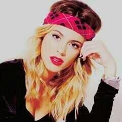 tini tu me enseñaste a que nunca me debo rendir acer  luchadora te amo tini eres mi idola